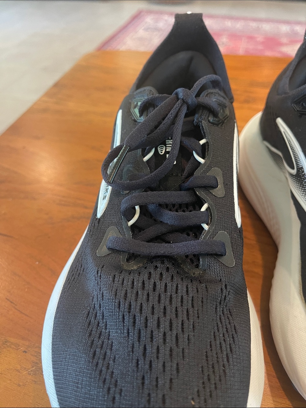 Glycerin 22 Brooks Black and White Running Shoes - Picture 12 of 14